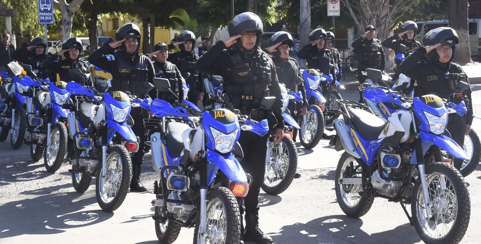 Nueva dotación de motocicletas fortalece a la Comisaría 22