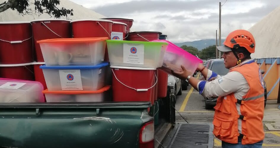 Asistencia humanitaria llega a vecinos de Chinautla afectados por las lluvias