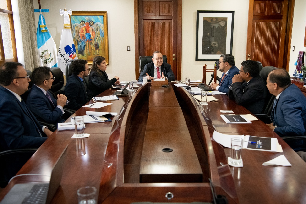 Presidente conoce avances del Ministerio de Energía y Minas