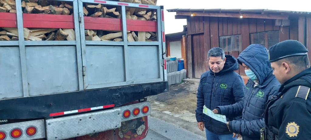 Inab y PNC establecen puestos de control forestal en ruta Interamericana