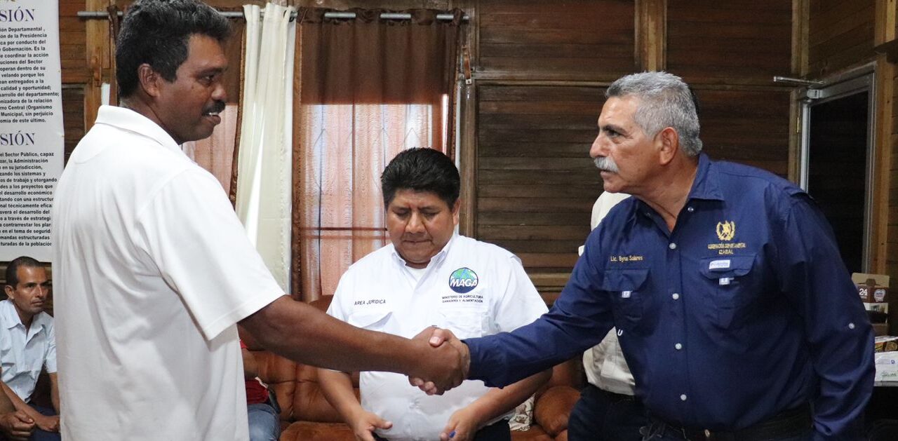 MAGA certifica a asociaciones de pescadores y productores de Izabal