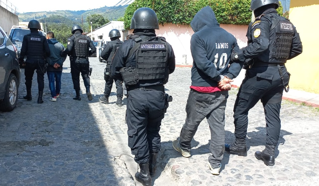 Capturan a presuntos secuestradores de menor durante operativos
