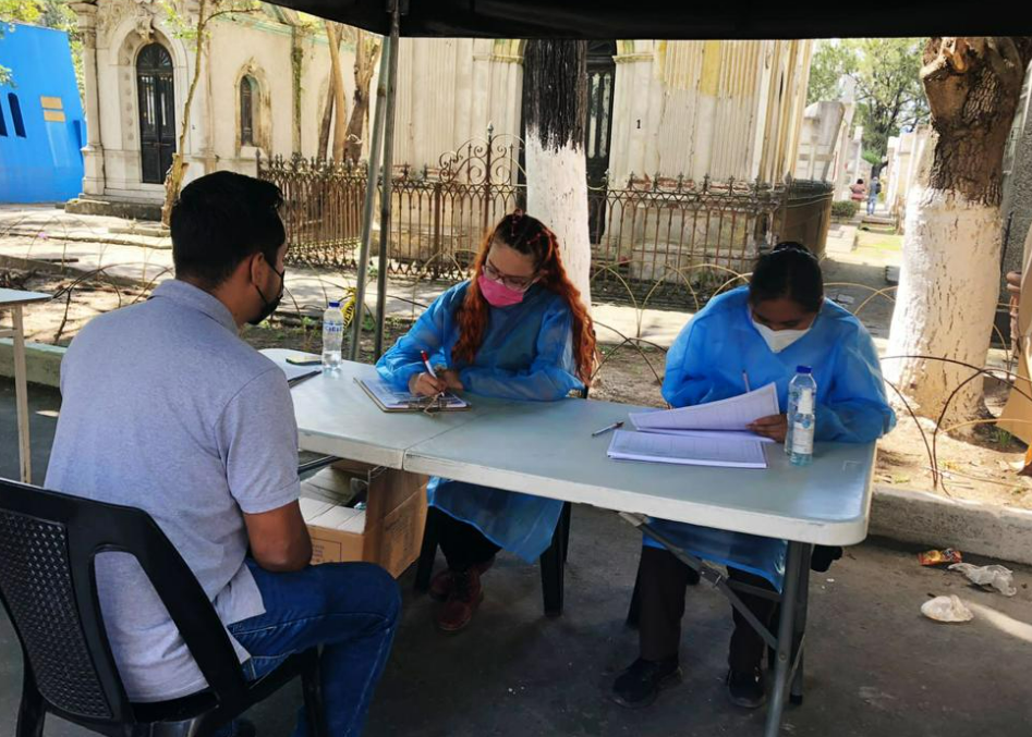 Salud garantizó atención médica durante visita a cementerios