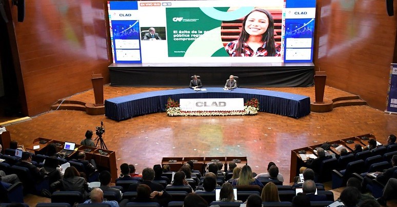 Guatemala comparte logros sobre profesionalización del servidor público durante encuentro
