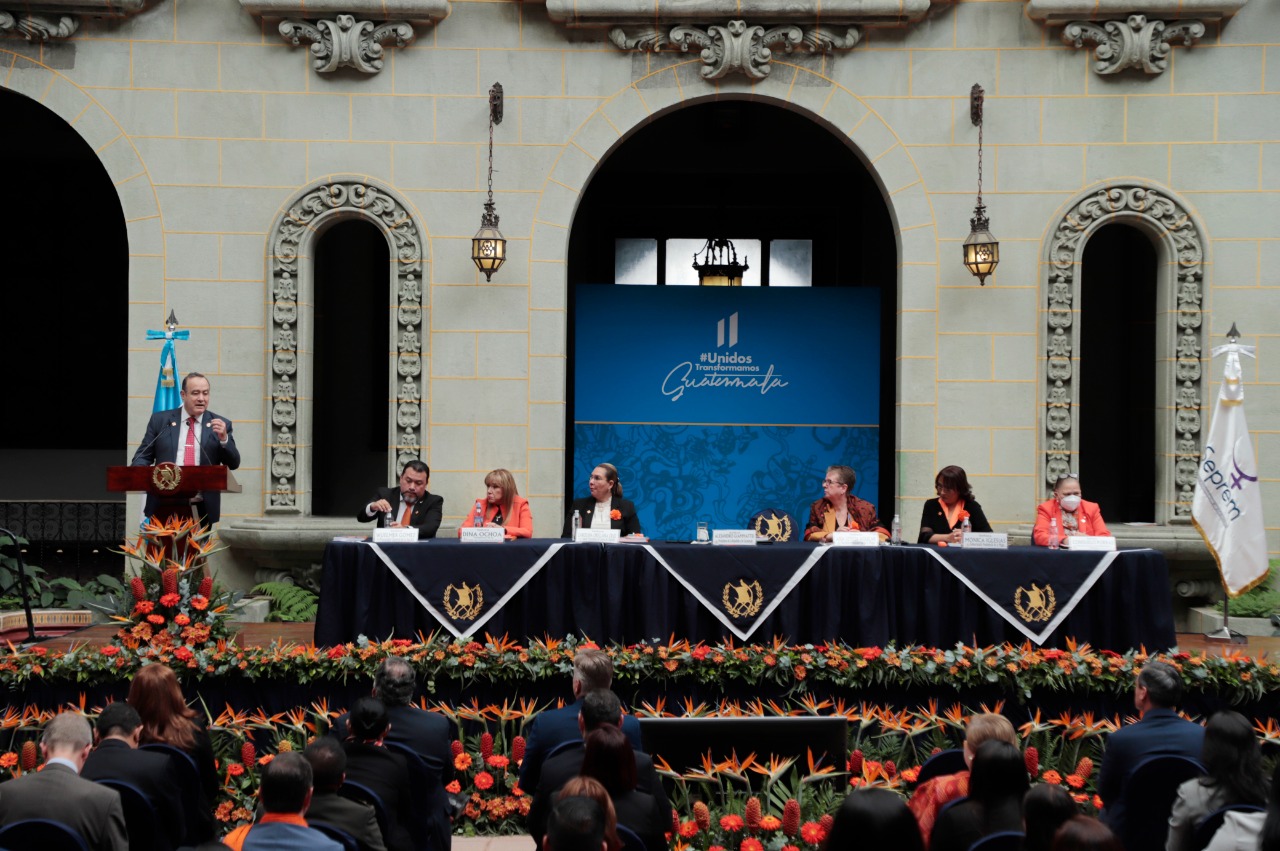 Gobernante llama a unir esfuerzos para reducir la violencia contra la mujer