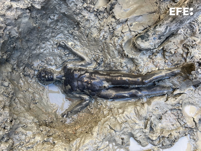 Hallan en Italia 24 estatuas romanas y etruscas