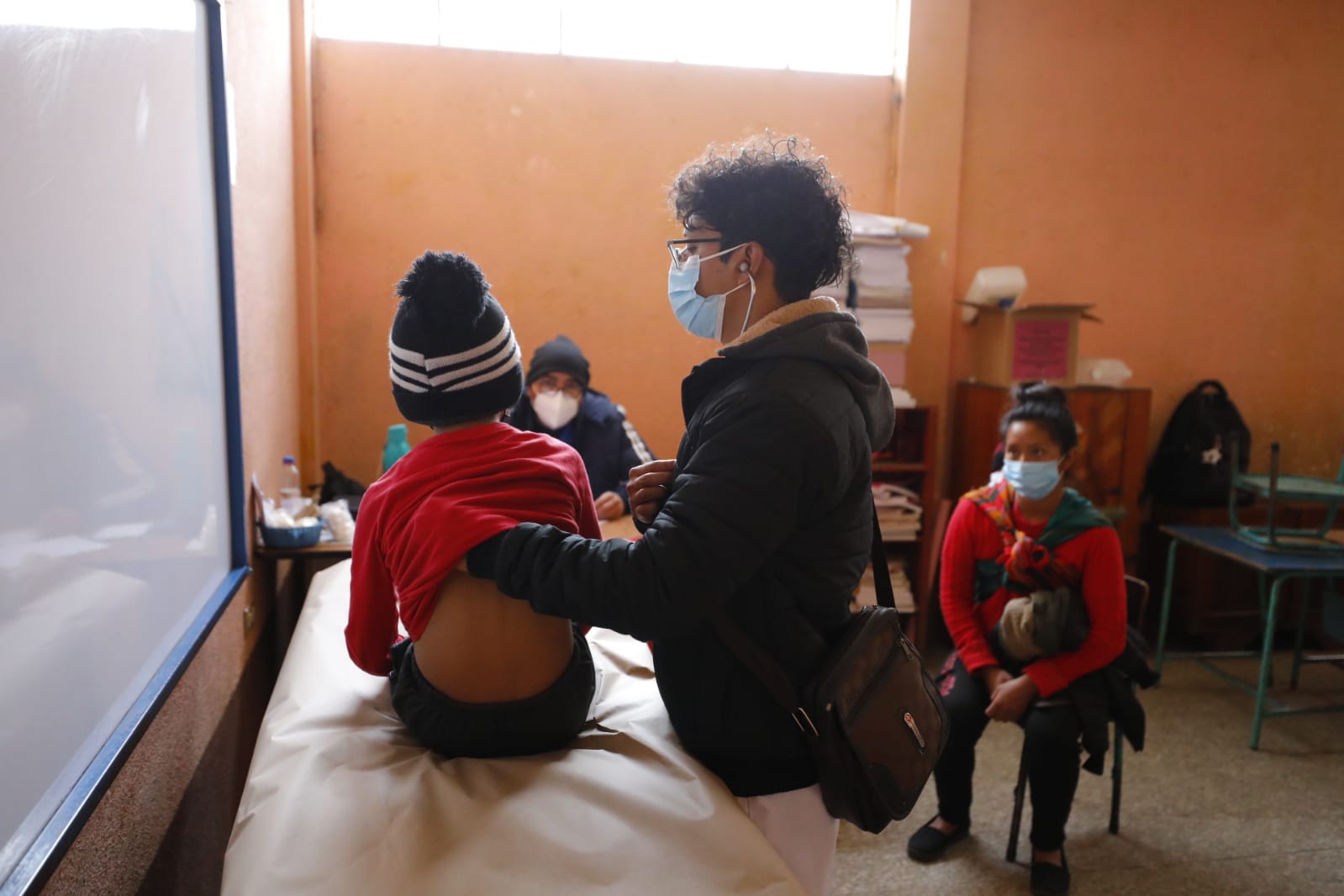 Atienden a guatemaltecos en jornadas integrales de salud y nutrición