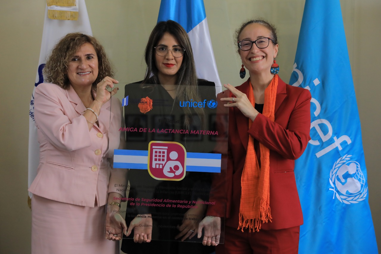 Reconocen a Sesan por fomentar lactancia materna en espacio de trabajo