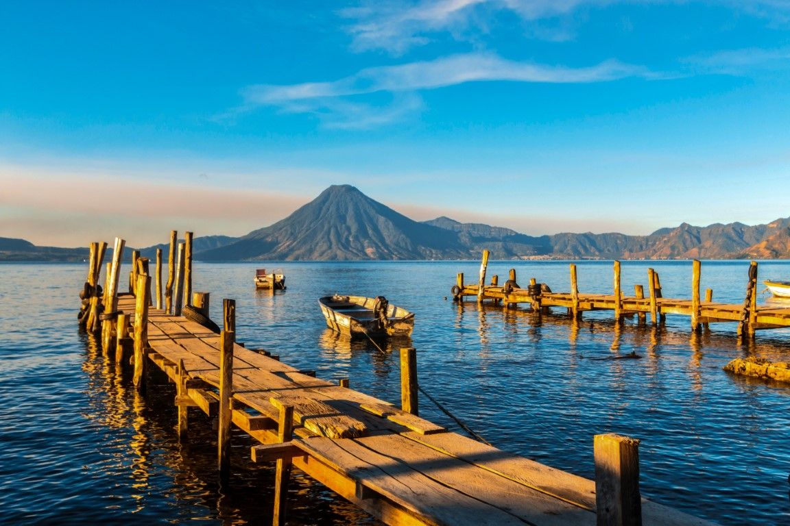 Trabajan en conjunto por el saneamiento del lago de Atitlán