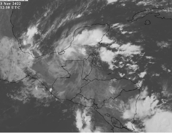 Fenómeno tropical Lisa ya se encuentra en en el sur de Campeche, México