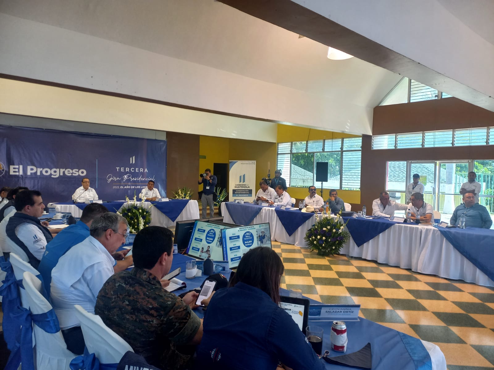 Alcaldes de El Progreso inician reunión de trabajo con mandatario