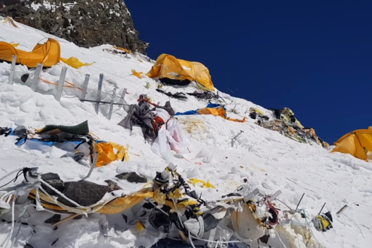 Proyecto internacional movilizará expertos para limpiar el Everest de basura