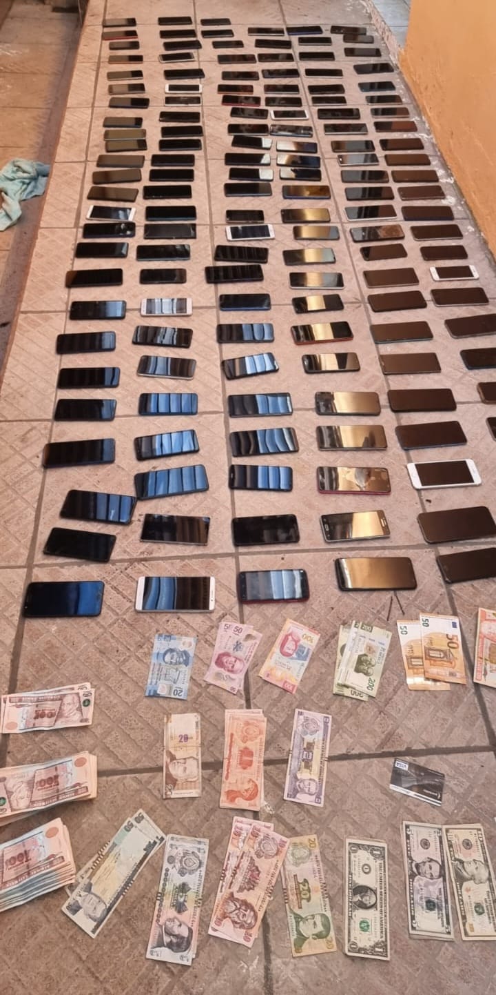Localizan más de 270 celulares, laptops, y dinero en efectivo en Sacatepéquez