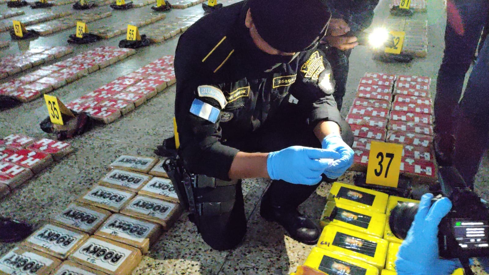 Confirman incautación de cerca de dos toneladas de cocaína en semisumergible
