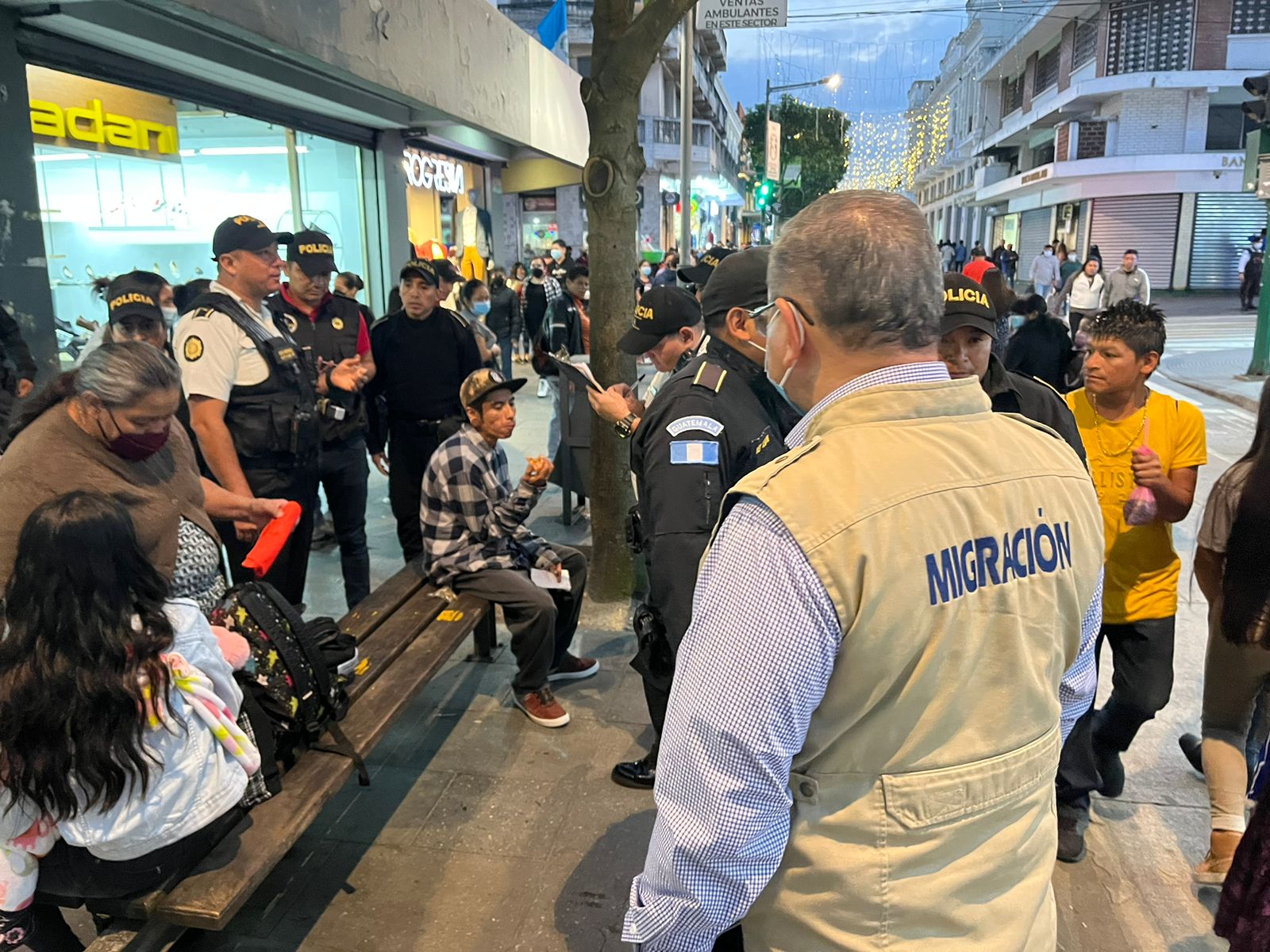 Efectúan operativo de seguridad en la zona 1