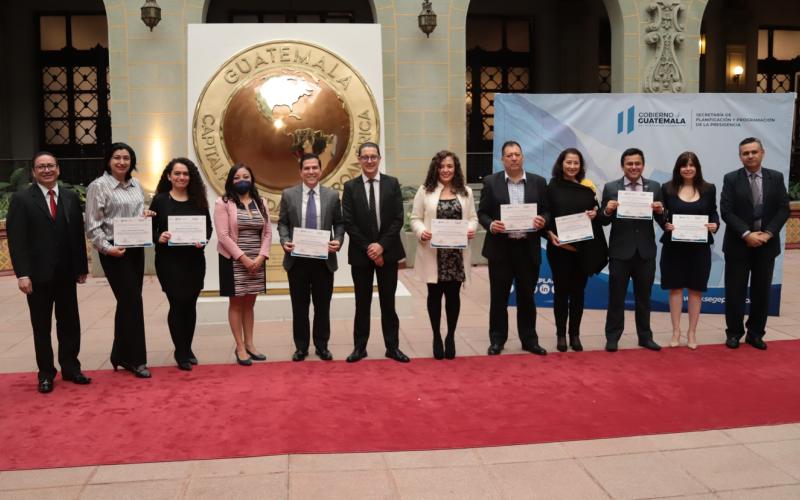 Empleados públicos se capacitan en cooperación para el desarrollo