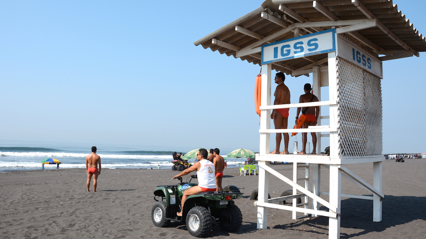 Salvavidas mantendrán vigilancia en playas y balnearios durante fiestas de fin de año