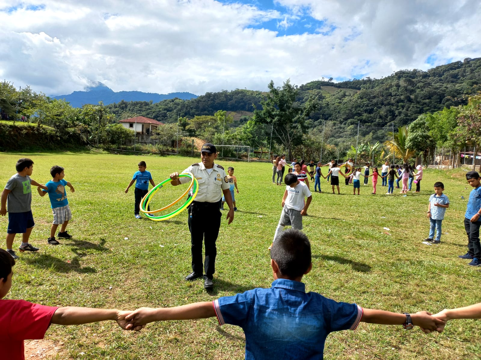 Escuelas vacacionales de la PNC beneficiaron a más de 3 mil niños y adolescentes