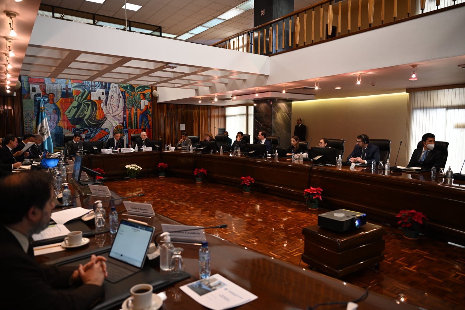 Guatemala expone crecimiento económico ante delegación del FMI