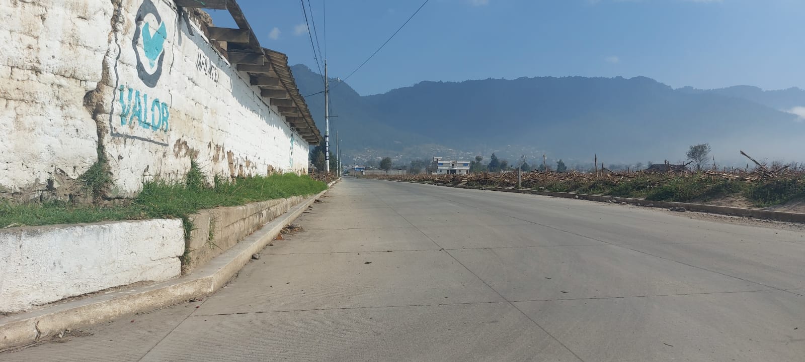 Vecinos de San Cristóbal Totonicapán son beneficiados con tramo carretero