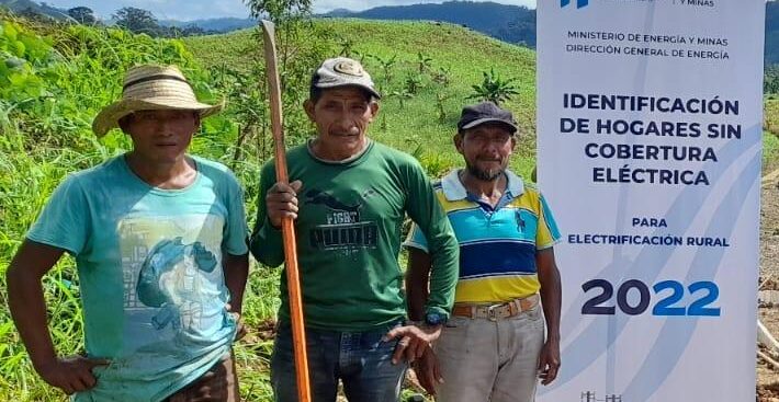 MEM hace evaluaciones para electrificación rural en Fray Bartolomé de las Casas