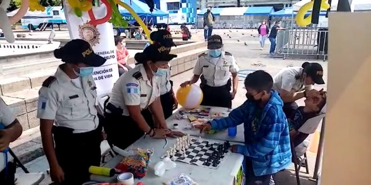 PNC realiza más de 9 mil actividades de prevención en el sector educativo