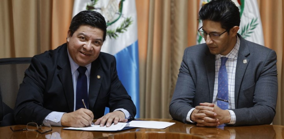 MARN e INAP firman convenio para promover la sostenibilidad ambiental municipal