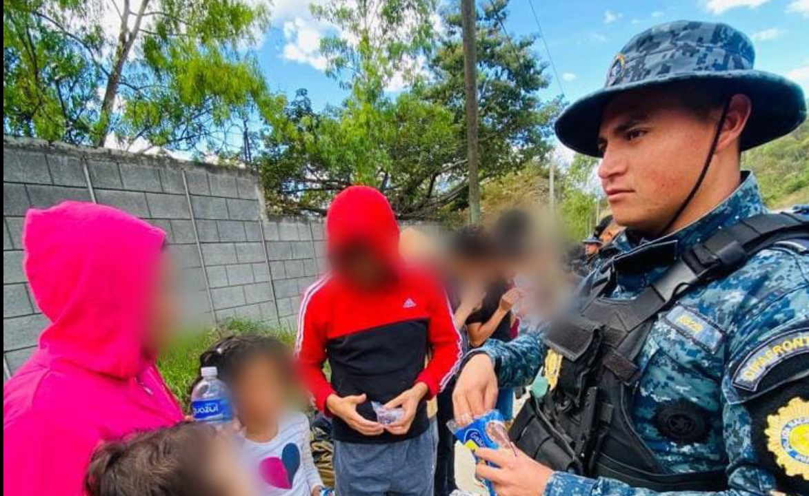 Remiten a Migración a 24 ciudadanos afganos por ingreso irregular al país