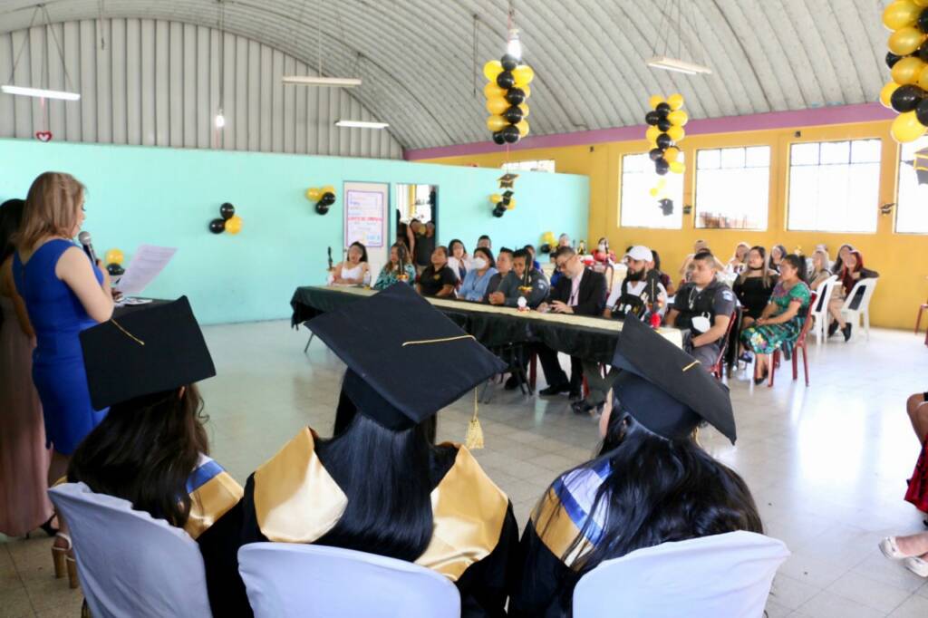 Privadas de libertad culminan bachillerato en ciencias y letras por madurez