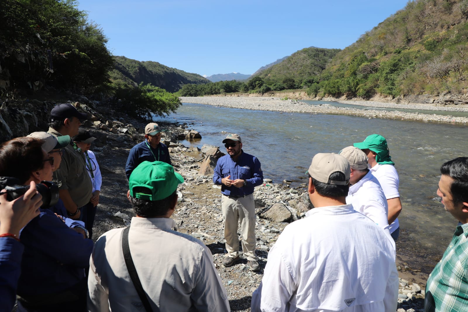 Discuten proyectos de cooperación para saneamiento del río Motagua