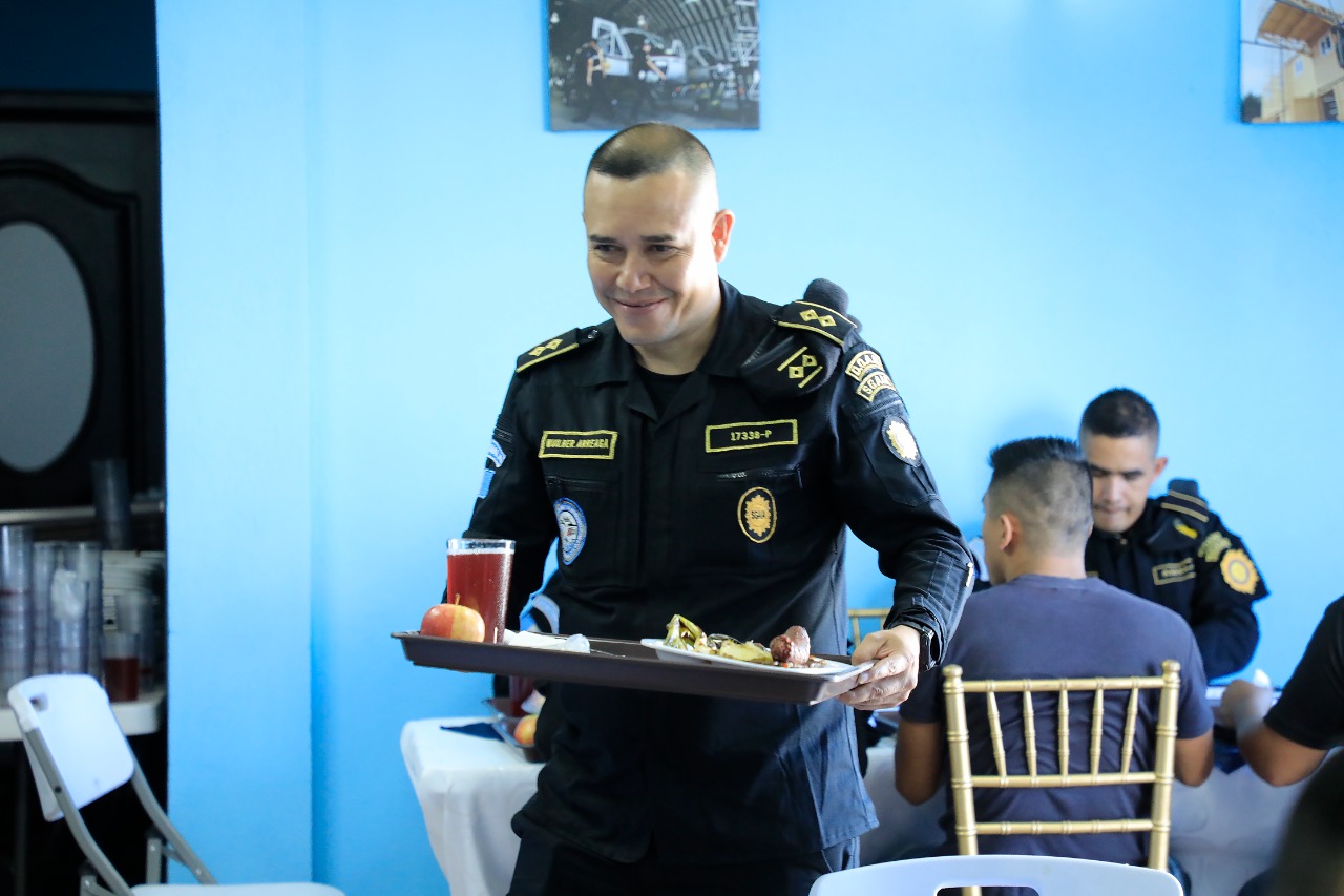 Dignificación policial permite inaugurar nuevo comedor