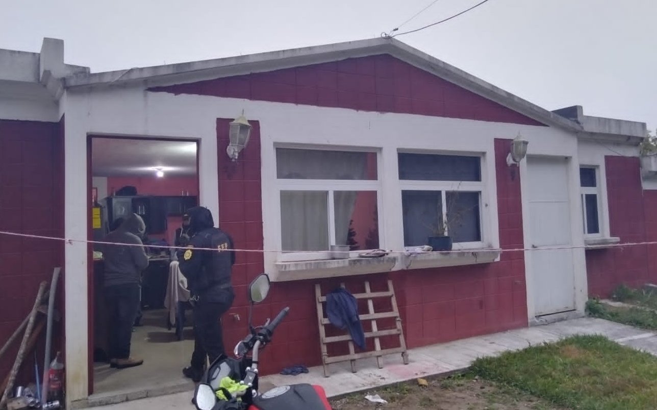 Realizan allanamientos en seguimiento al intento de robo de un cajero automático en San José Pinula