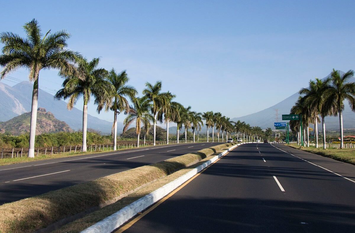 Alrededor de 20 mil vehículos transitaron por la autopista Palín-Escuintla por fiestas navideñas