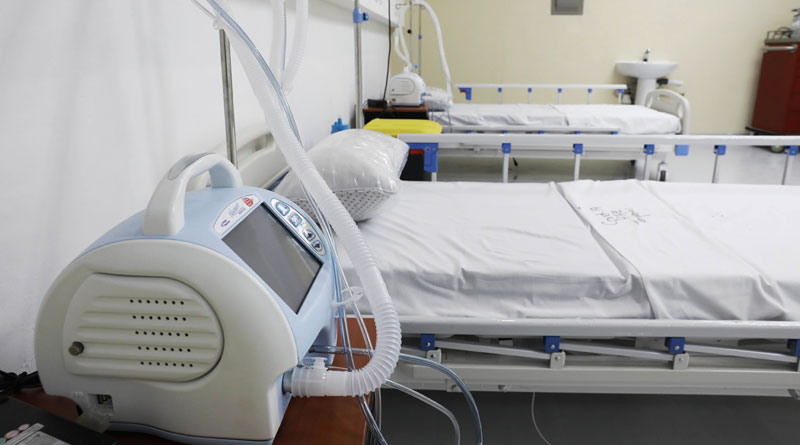 Más de mil camas disponibles para atender a pacientes con COVID-19