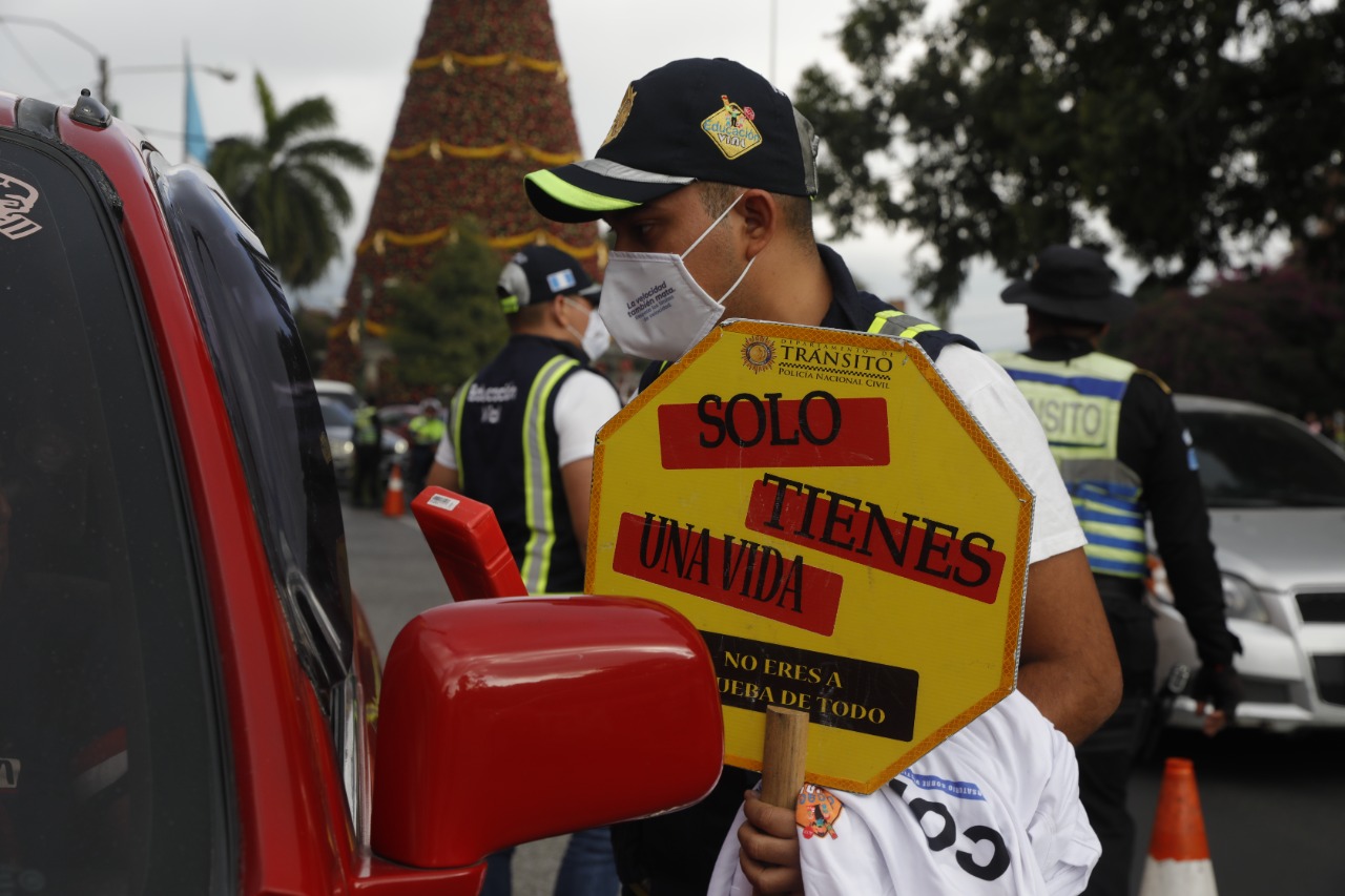 Campaña de prevención "Celebremos sin excesos". /Foto: Luis Vargas-DCA.