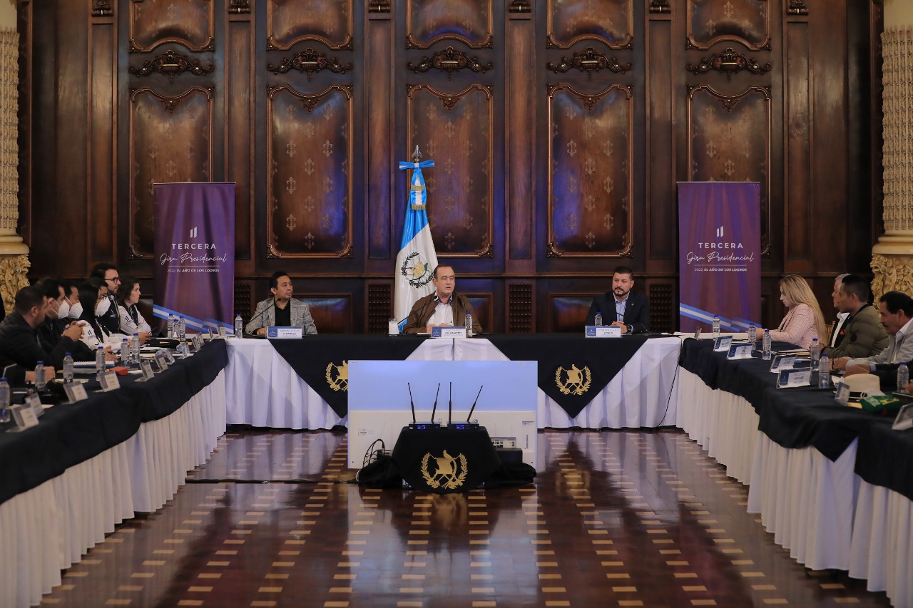 Gira presidencial: Más de 9 mil 50 millones de quetzales de inversión para Quiché