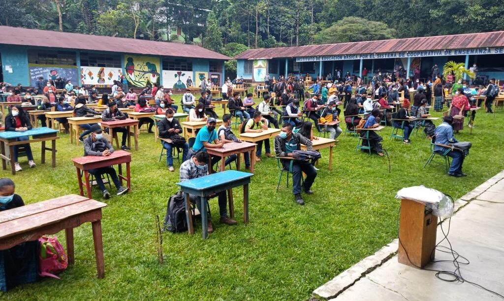 Evalúan a personas para otorgar cursos de auxiliares de enfermería. /Foto: MSPAS