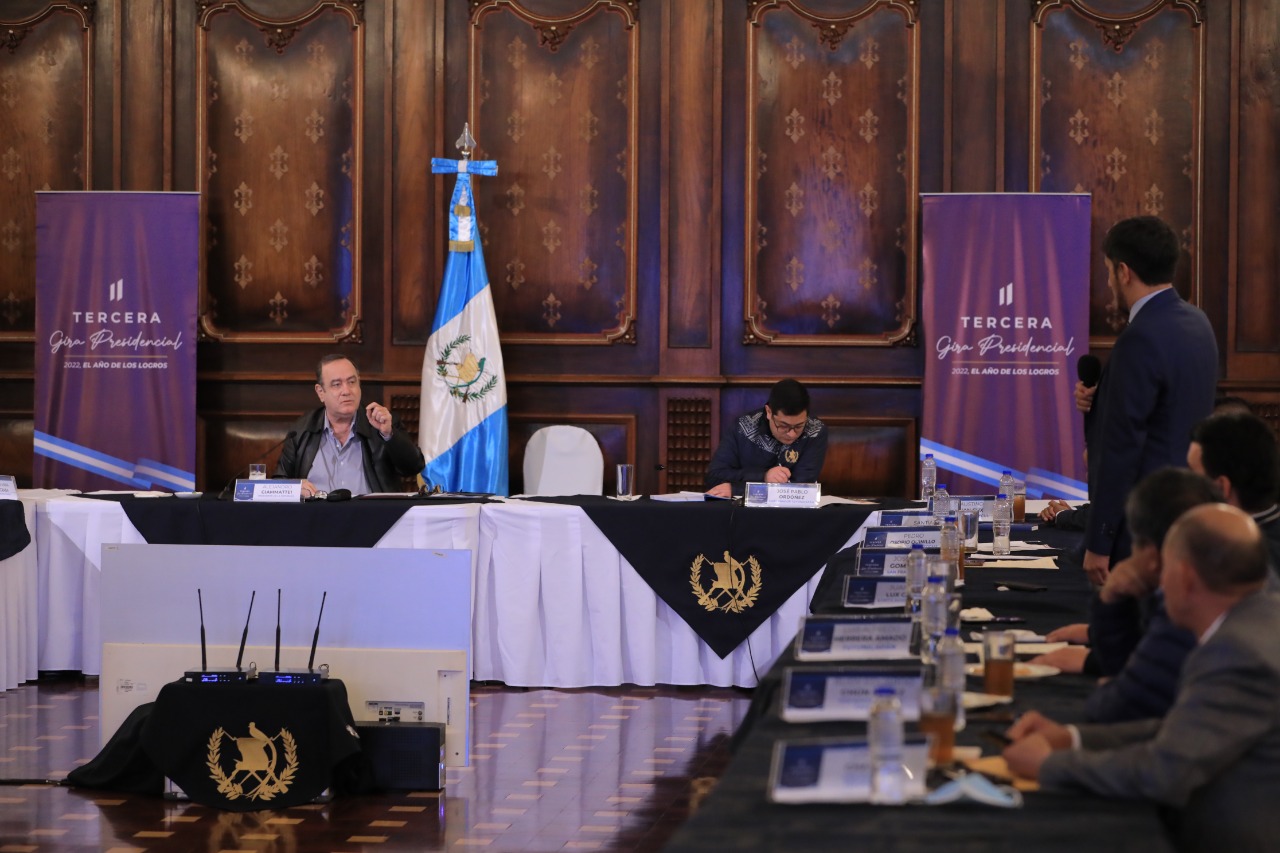 Tercera gira presidencial: Más de 3 mil 200 millones de quetzales en proyectos para Totonicapán