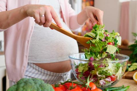 Dieta mediterránea se asocia a un menor riesgo de preeclampsia