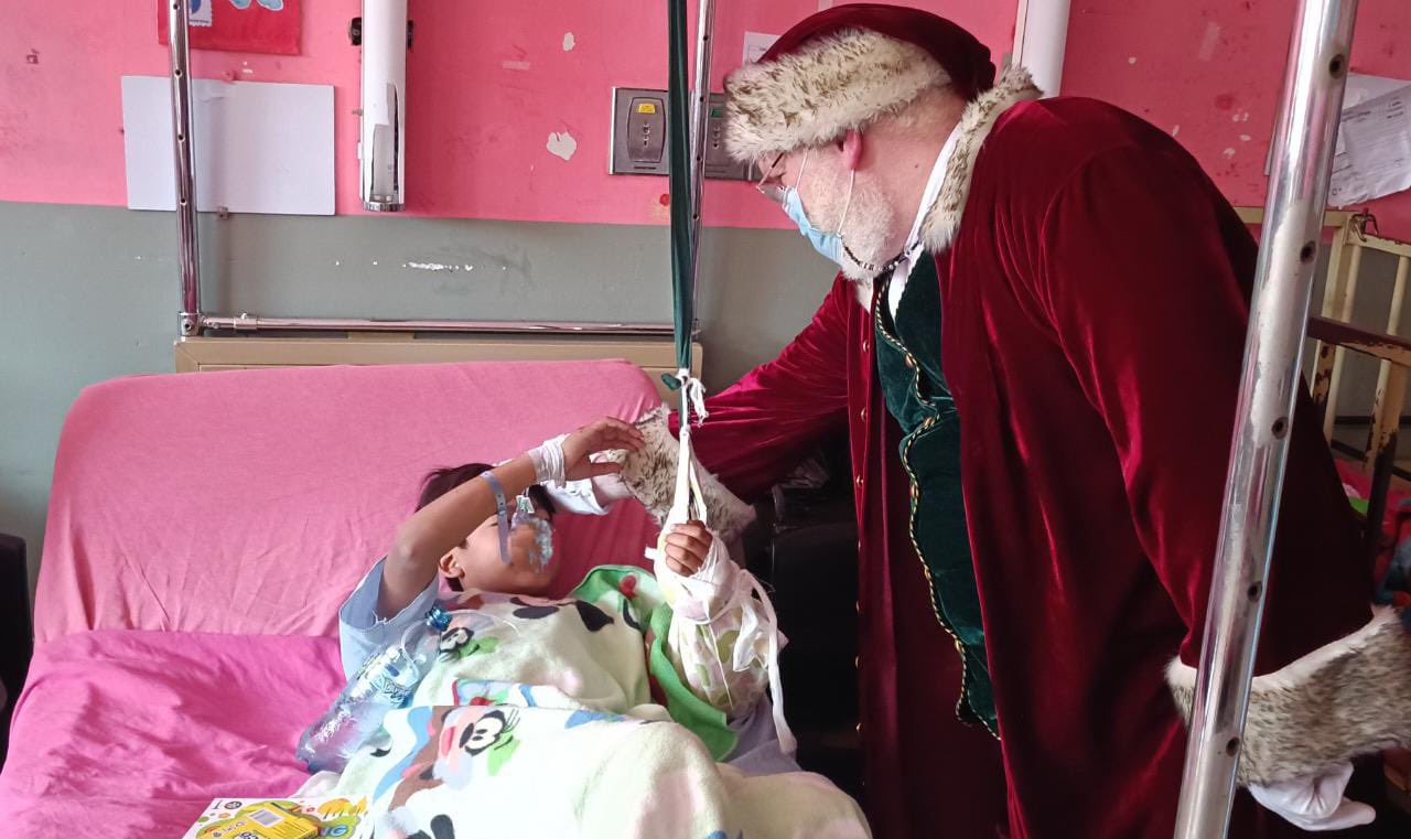 Pacientes del San Juan de Dios reciben visita de Santa Claus y “sus renos”