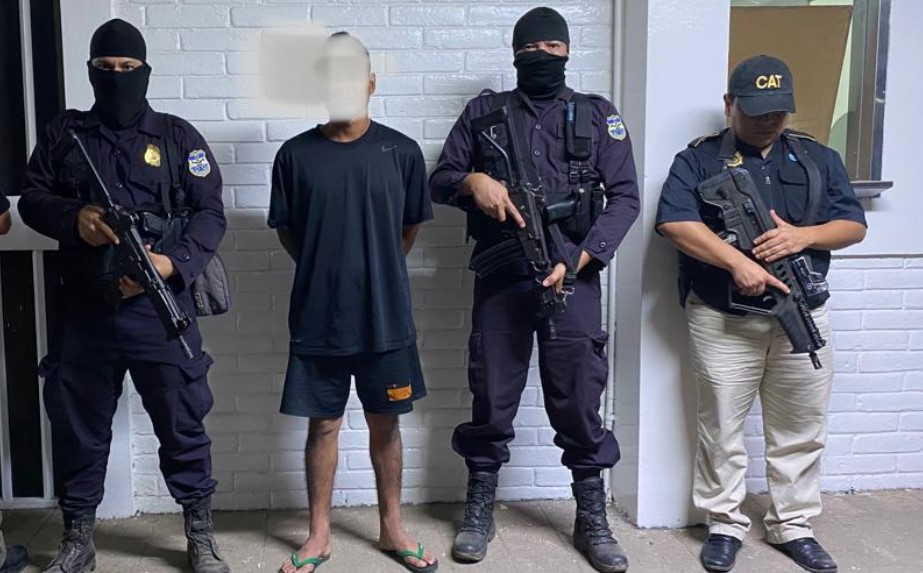 PNC captura a presunto pandillero salvadoreño que permanecía escondido en Escuintla