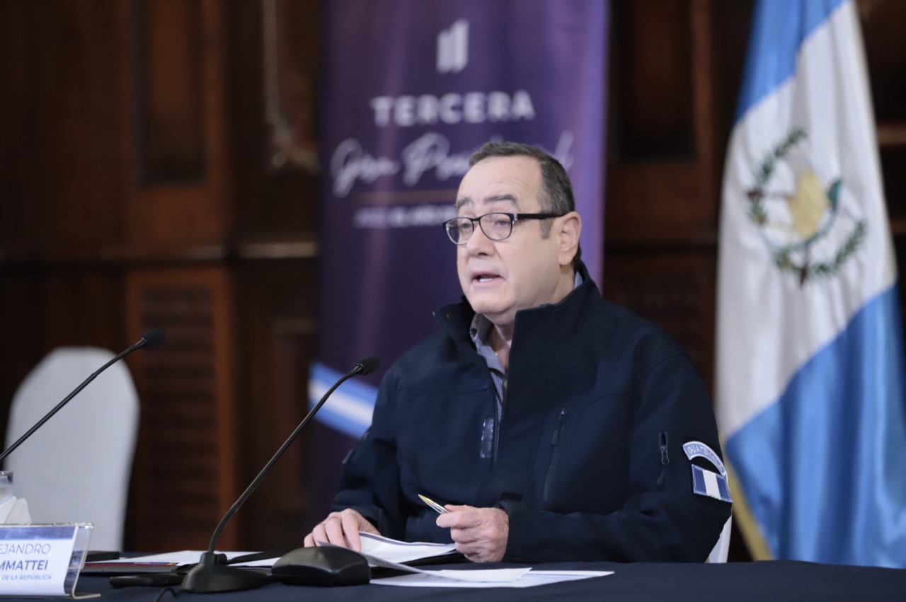 Desarrollan tercera gira presidencial, con alcaldes de Retalhuleu