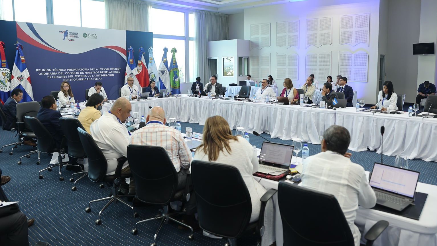 Cancilleres del SICA definen agenda que abordarán los presidentes durante reunión regional