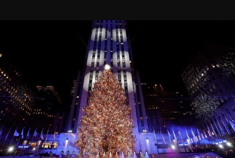 Encendido del árbol de Rockefeller Center inaugura temporada navideña en Nueva York