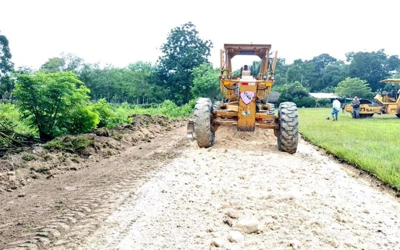 Ejército supera meta de mil 63 kilómetros de carreteras rehabilitadas