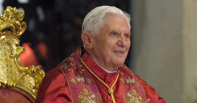 Dolor en estancias vaticanas por la muerte de Benedicto XVI