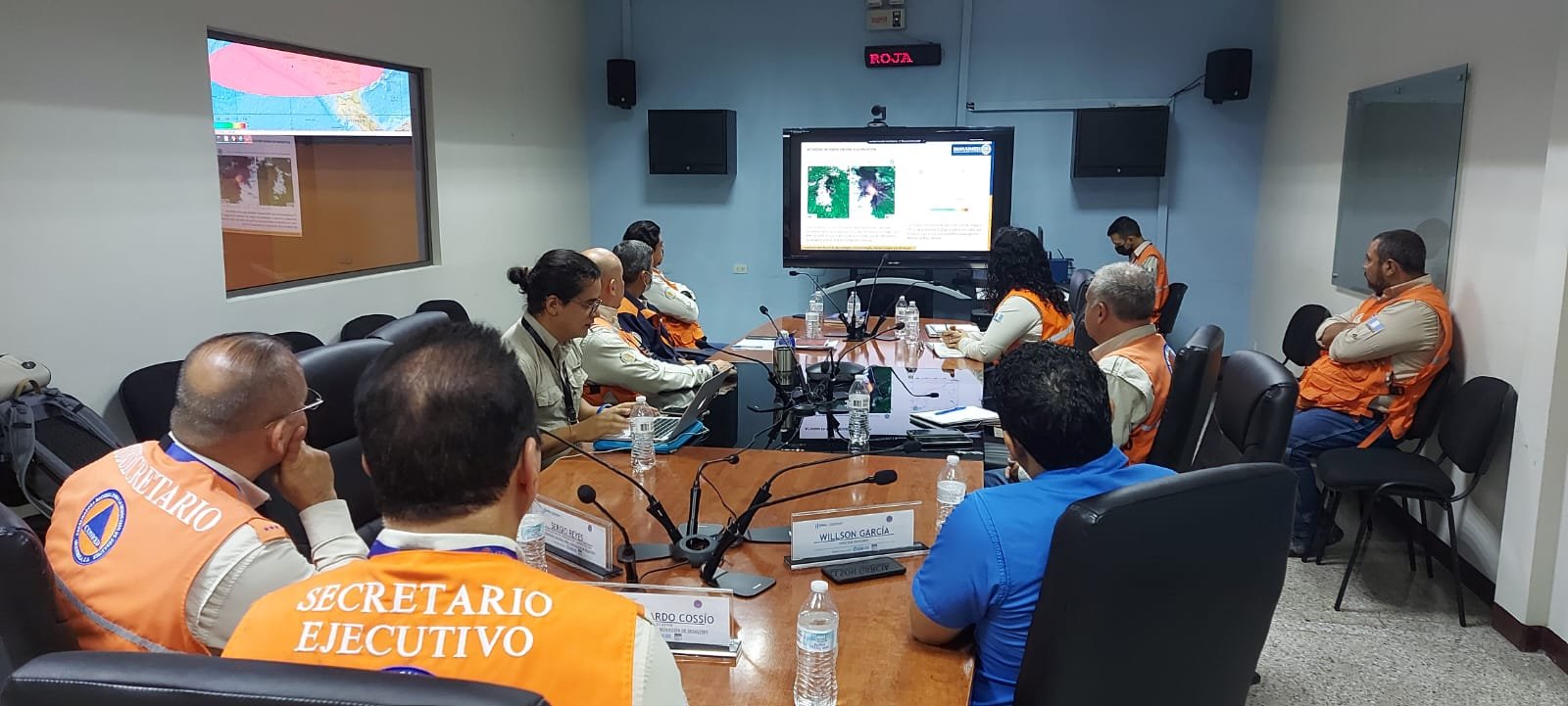Monitorean actividad del volcán de fuego