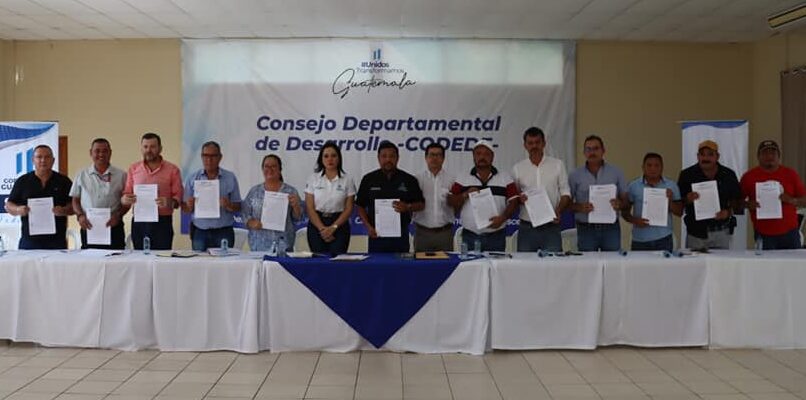 Petén, primer departamento en firmar convenios para proyectos de desarrollo