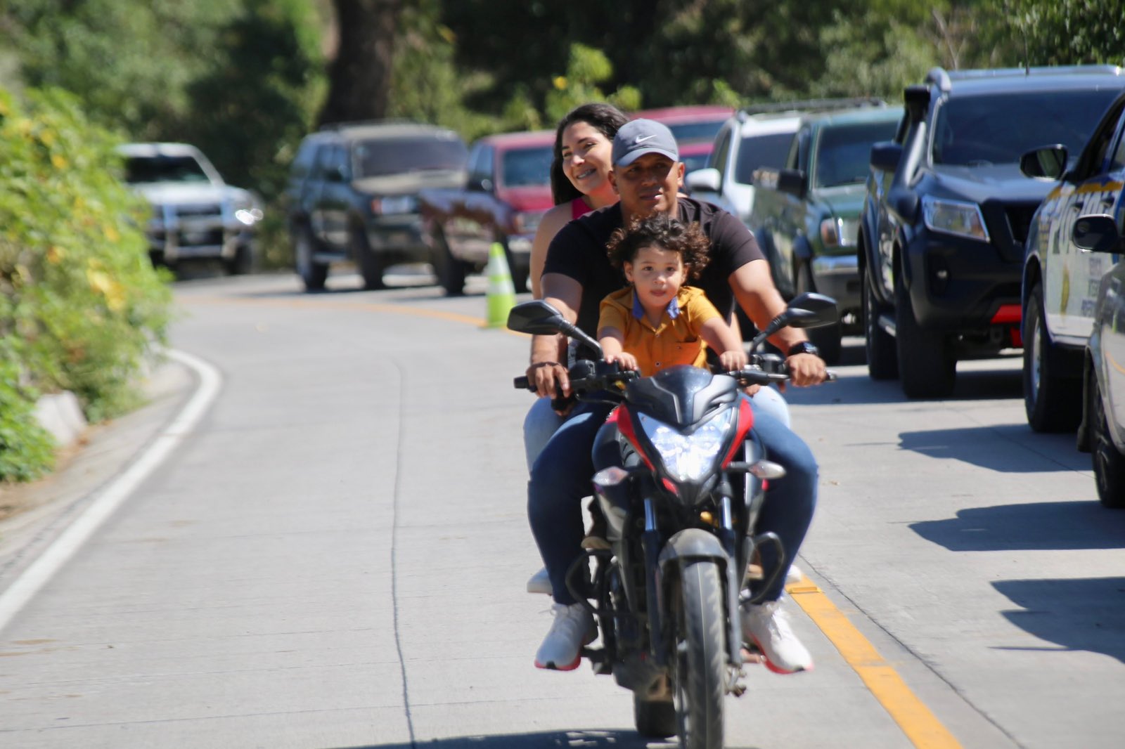 Continúa mejoramiento de infraestructura vial en el oriente del país