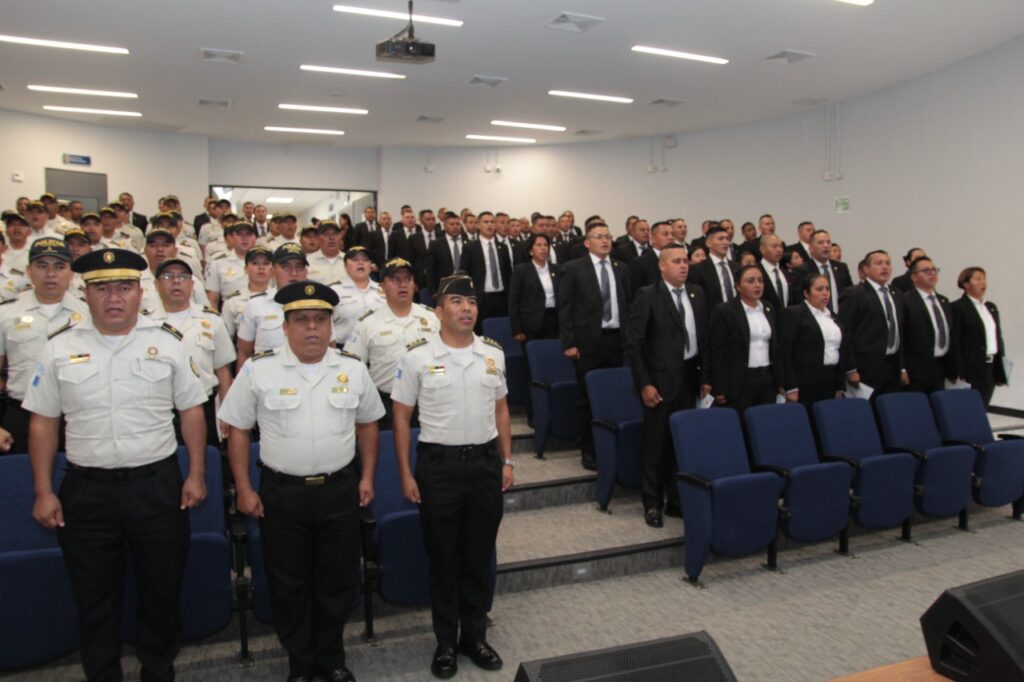 La PNC gradúa a 264 especialistas